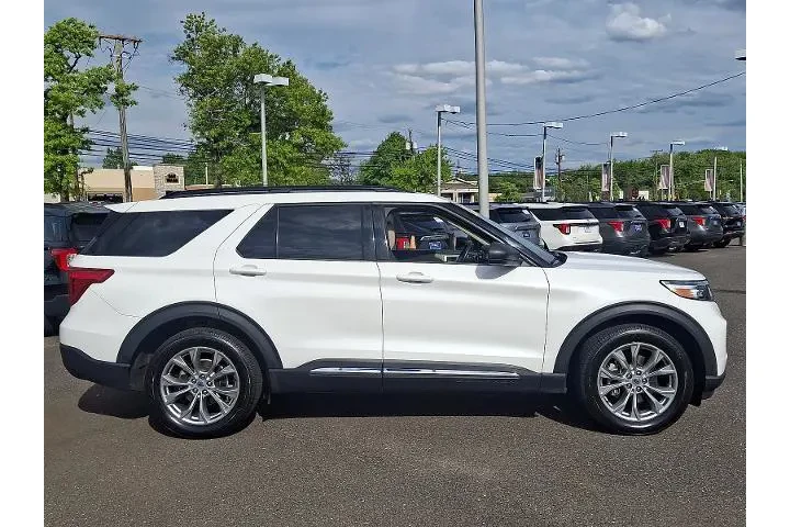 $34988 : Ford Explorer 2023 AWD XLT 4 image 7