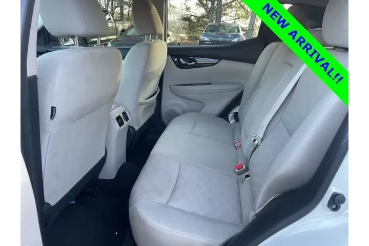 $13039 : Nissan Rogue Sport 2018 S 4d image 8