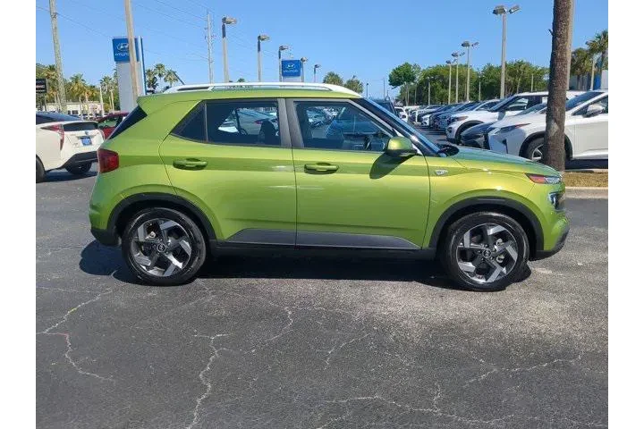 $16554 : Hyundai VENUE 2023 SEL 4dr C image 2