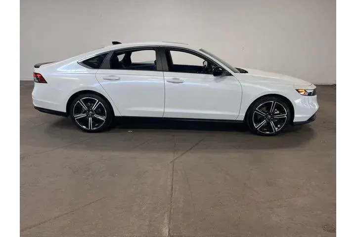 $31482 : Honda Accord Hybrid 2025 Spo image 2