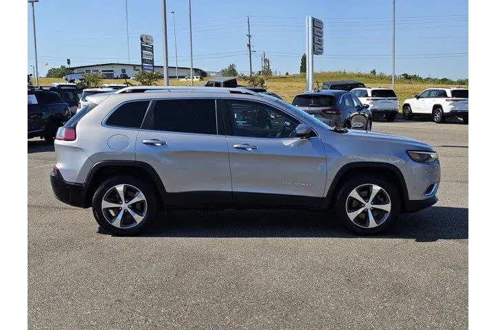 Jeep Cherokee 2019 4x4 Limit image 7