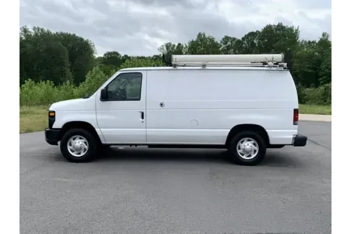 $11900 : 2010 ECONOLINE E250 image 4