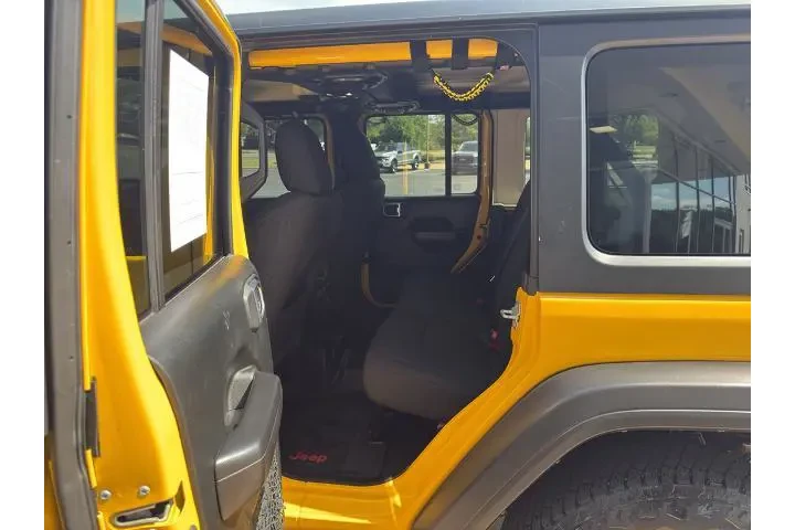 $28225 : Jeep Wrangler Unlimited 2020 image 10