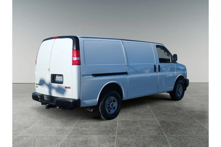 $32257 : GMC Savana 2023 2500 3dr Car image 5