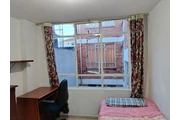 $700000 : SE ARRIENDA HABITACIÓN DAMA thumbnail