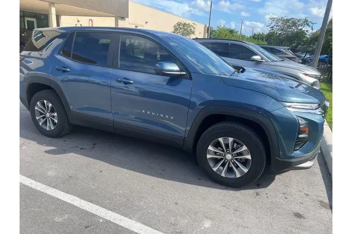 $24000 : Chevrolet Equinox 2025 LT 4d image 3