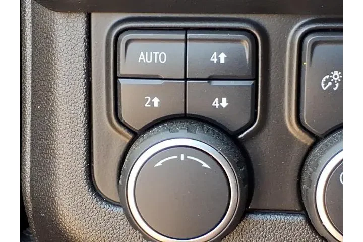 $39988 : Chevrolet Tahoe 2021 4x4 Z71 image 5