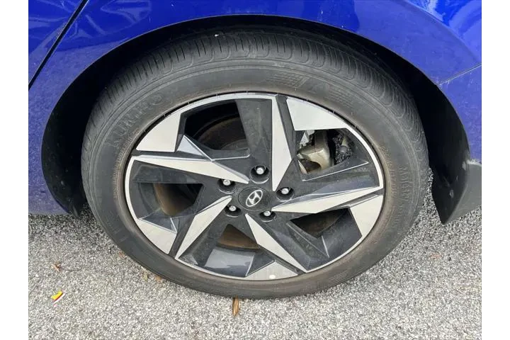 $19495 : Hyundai ELANTRA 2023 SEL 4dr image 8