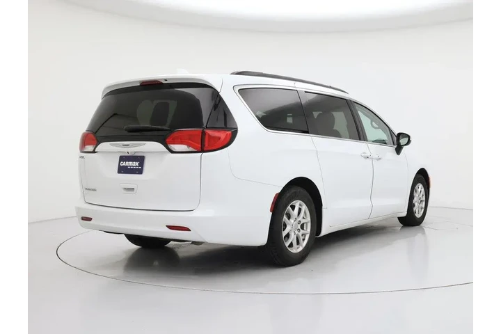 $17998 : Chrysler Voyager 2020 LXi 4d image 8
