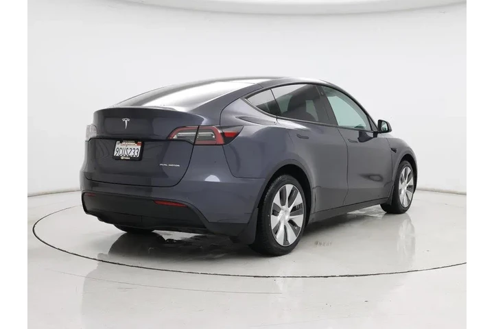 $27998 : Tesla Model Y 2022 AWD Long image 8