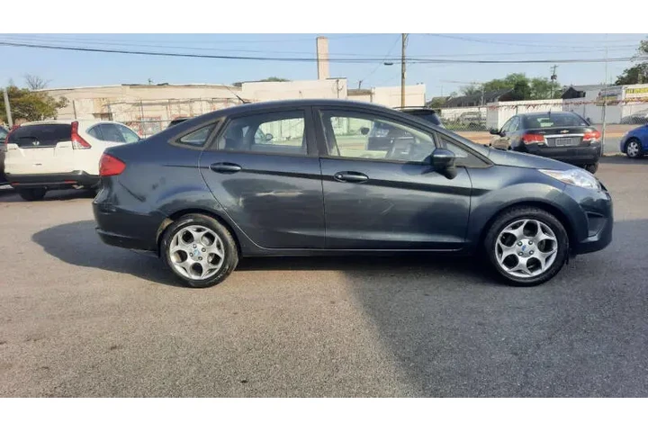 $2995 : 2011 Fiesta S image 5