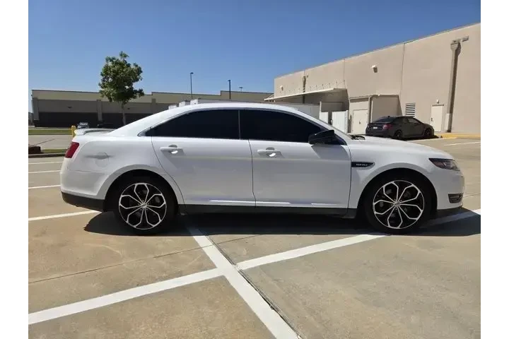 $12385 : Ford Taurus 2018 AWD SHO 4dr image 4