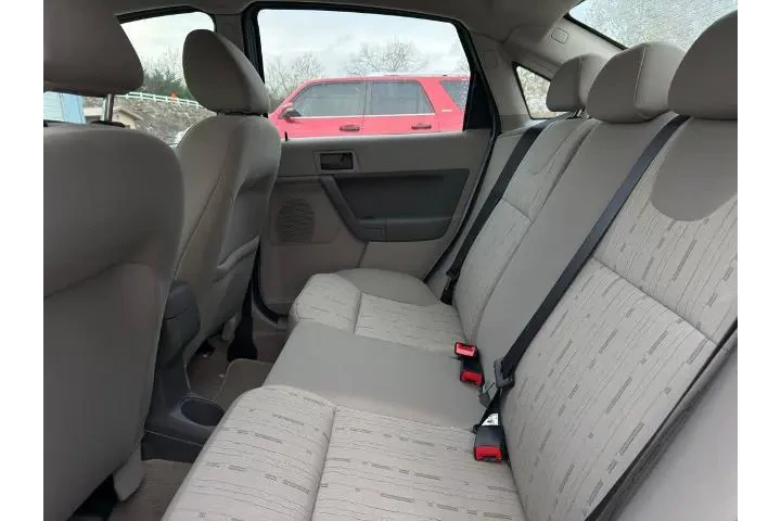 $7500 : Ford Focus 2009 SE 4dr Sedan image 8