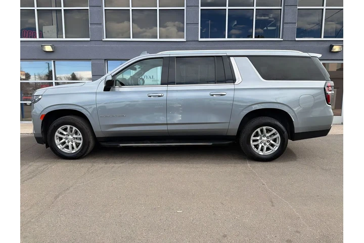 $67995 : 2024 Suburban 4WD LT image 5