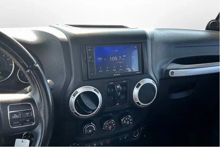 $14995 : Jeep Wrangler Unlimited 2014 image 7