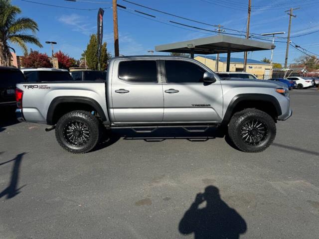 $27998 : 2017 Tacoma TRD Off-Road image 9