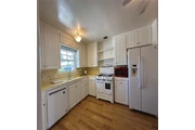 $1100 : beautiful  lovely living room thumbnail