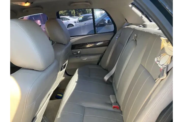 $6900 : 2011 Grand Marquis image 8