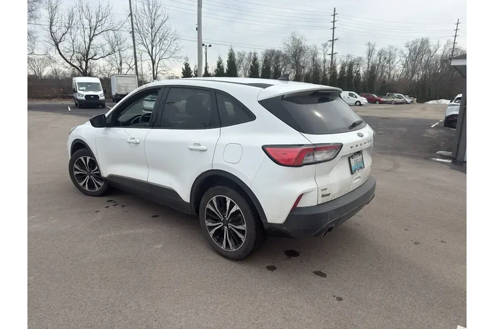 $16907 : Ford Escape 2022 AWD SE 4dr image 6