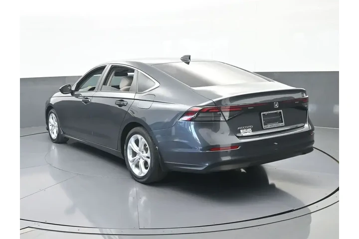 $20999 : Honda Accord 2024 LX 4dr Sed image 4