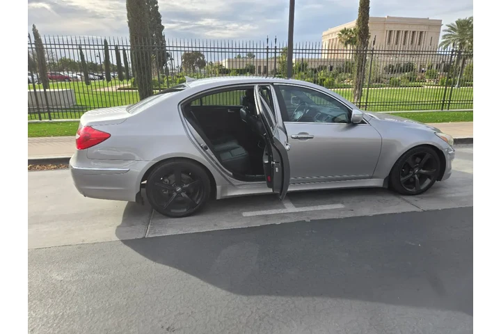 $9950 : 2012 Genesis image 9