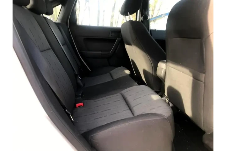 $7000 : 2011 Focus image 10