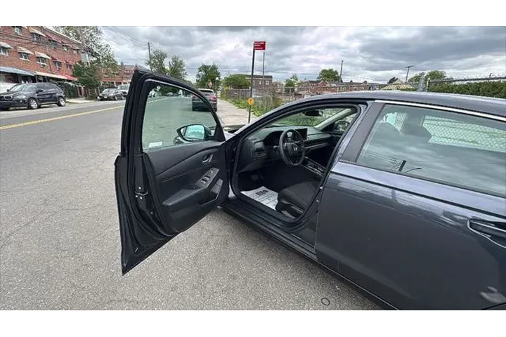 $23146 : Honda Accord 2023 LX 4dr Sed image 10