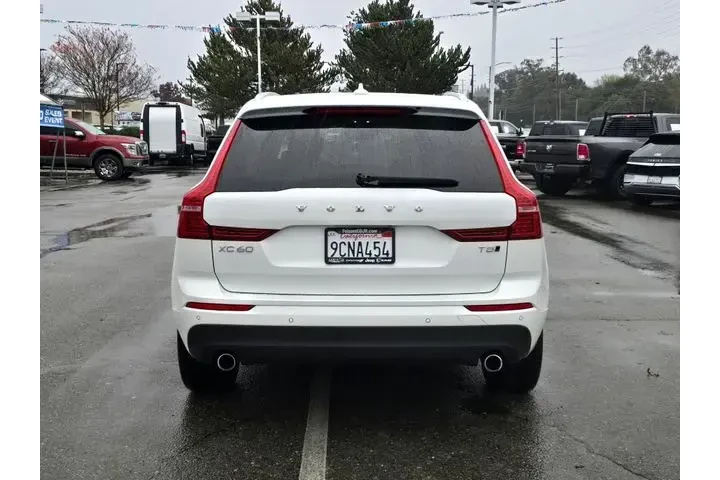 $27851 : Volvo XC60 2021 AWD T5 Momen image 5