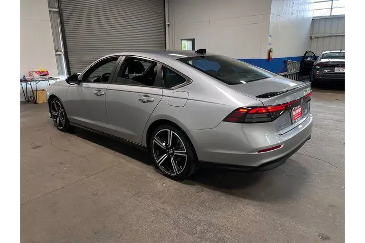 $28837 : Honda Accord Hybrid 2023 Spo image 5