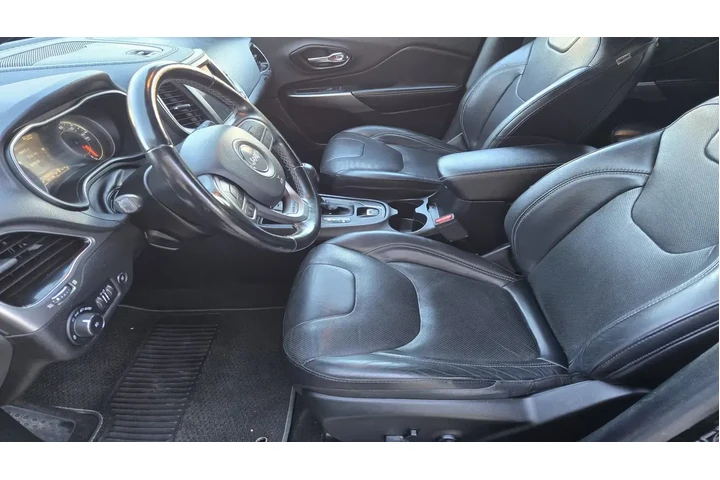 Jeep Cherokee 2021 Latitude image 9