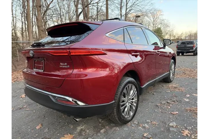 $28999 : Toyota Venza 2022 AWD XLE 4d image 3