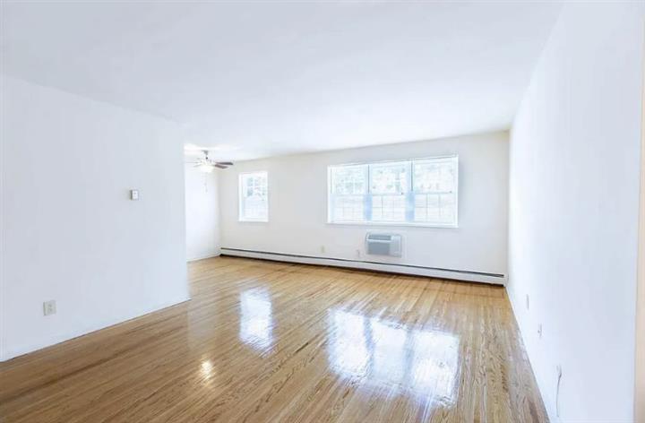 $1400 : 2BD 1BTH APARTMENT FOR RENT image 5