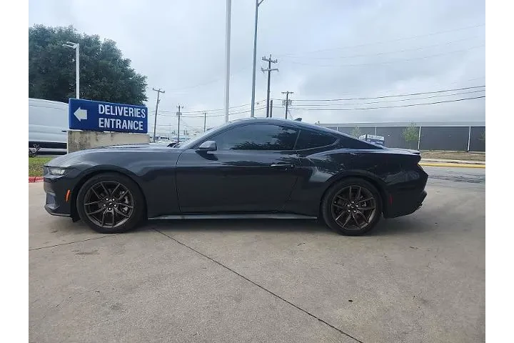 $33998 : Ford Mustang 2024 EcoBoost 2 image 6