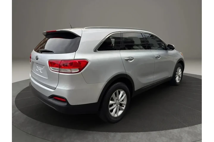 $6999 : 2016 KIA SORENTO image 8