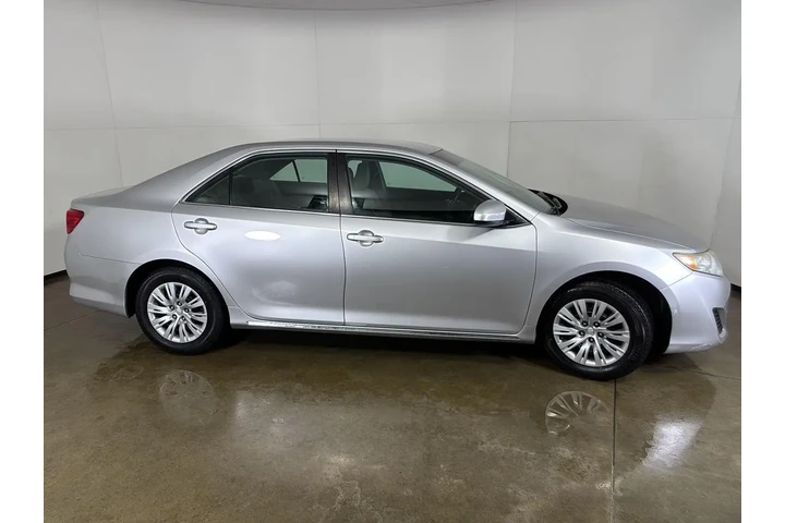 $12090 : 2014 Camry LE image 9