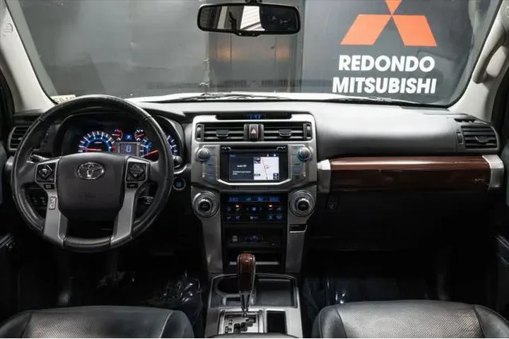 $27106 : Toyota 4Runner 2016 4x2 SR5 image 2