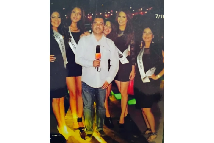 Cantantes /modelos image 10