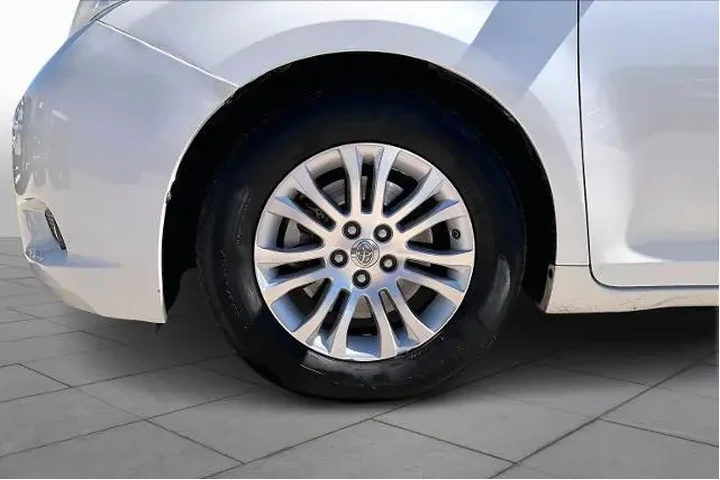 $19945 : Toyota Sienna 2015 XLE 7-Pas image 10