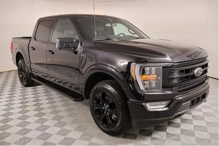 $37017 : Ford F-150 2023 4x4 XLT 4dr image 1