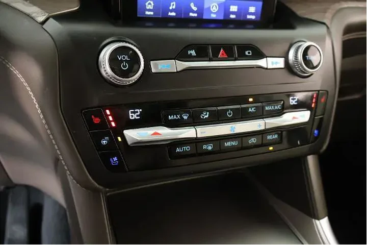 $31427 : Ford Explorer 2020 AWD Plati image 8