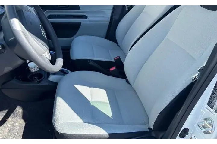 $14800 : Toyota Prius c 2014 One 4dr image 6