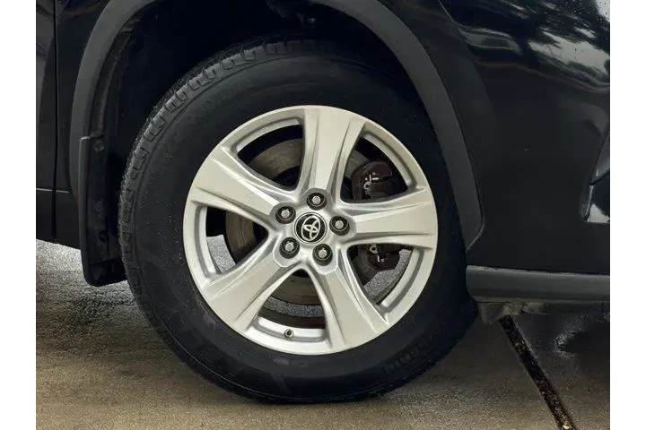 $29998 : Toyota Highlander 2024 AWD L image 3