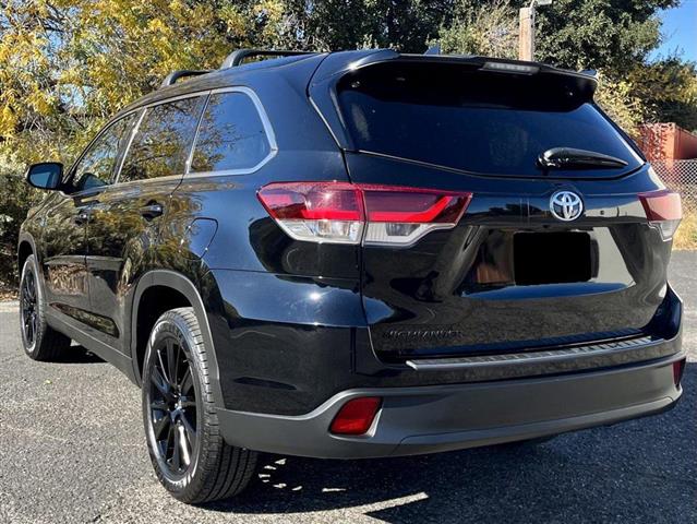 $21000 : 2019 Toyota  Highlander SE FWD image 8