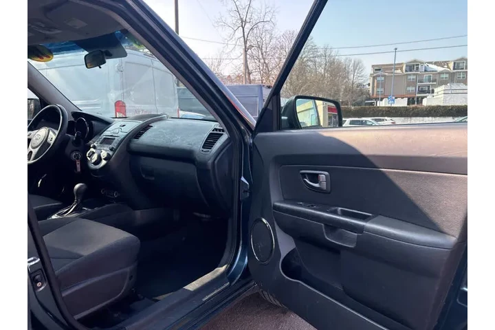 $6499 : 2011 Soul + image 8