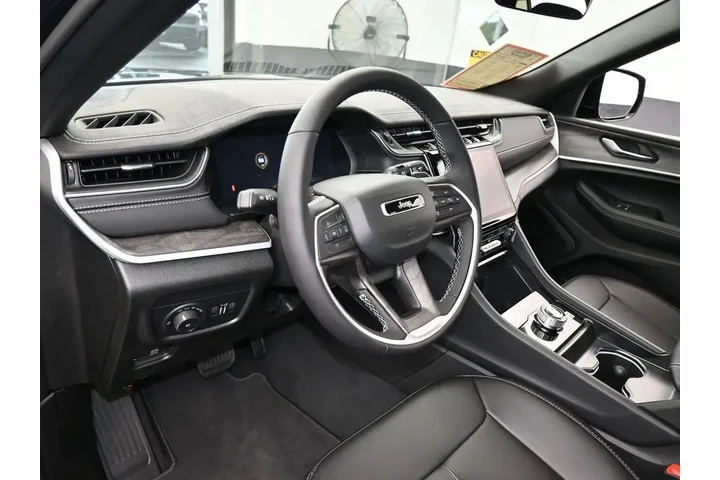 $36918 : Jeep Grand Cherokee 2025 4x2 image 10