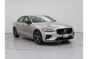 $23998 : Volvo S60 2024 B5 Plus Dark thumbnail