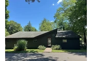 modern charm Hardwood home en New Haven