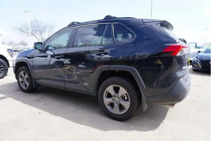 $37188 : Toyota RAV4 Hybrid 2024 AWD image 4