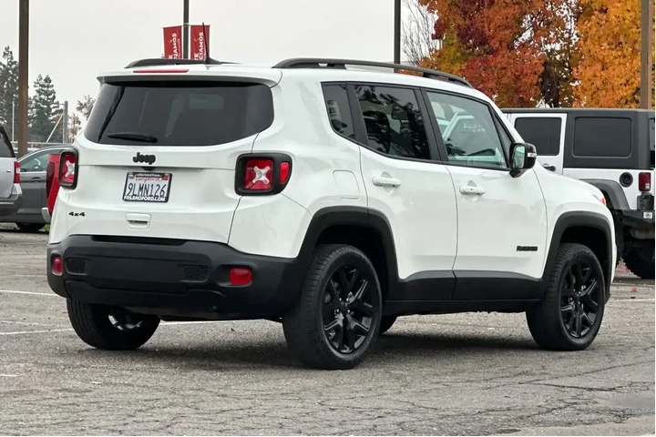 $22756 : Jeep Renegade 2023 4x4 Altit image 2
