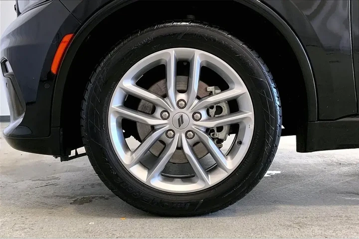 $23381 : Dodge Durango 2023 GT 4dr SU image 8
